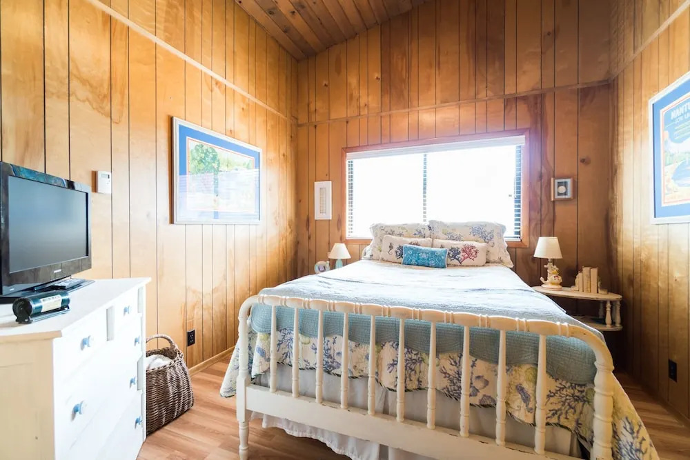 Neptune Hideaway 3 Bedrooms 1.5 Bathroom Home