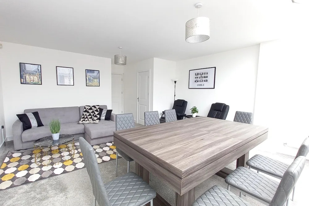 House of 4 Chimneys by Your Lettings UK