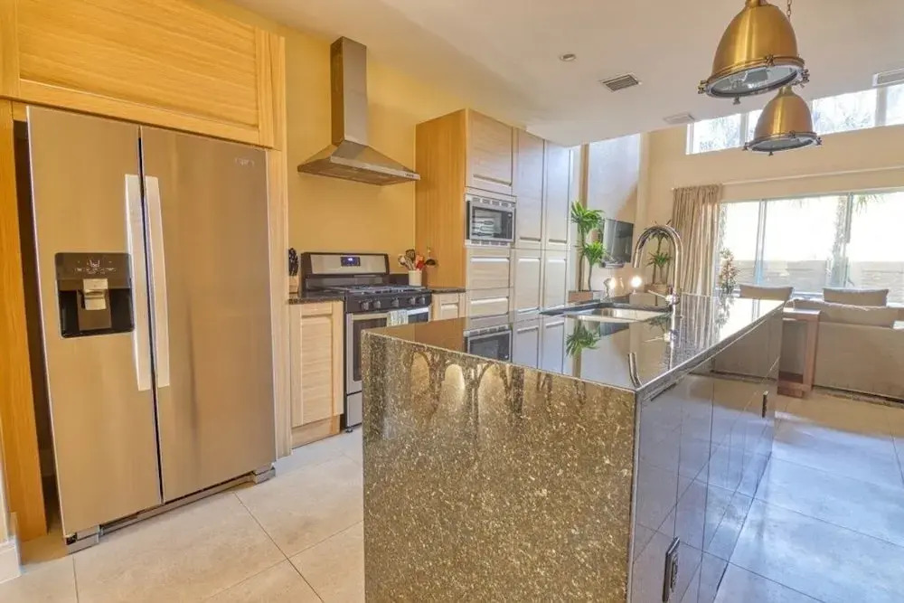3 Bed Townhome With 3 Floors Near Disney 3 Bedroom Townhouse by Redawning