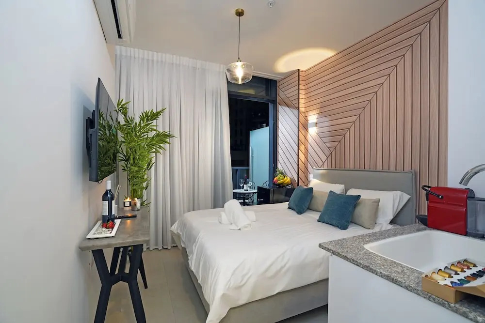 Hi-Yam SeaView Apartments & Suites - Building Shelter Available