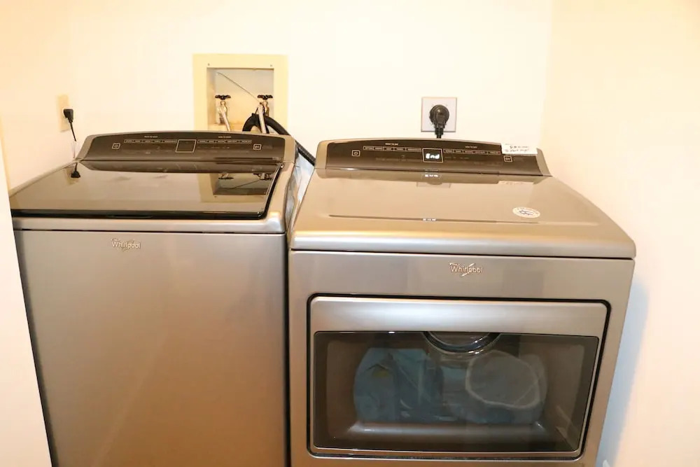 Gulf And Bay Club- F105 Beautiful Unit And Great Location! 2 Bedroom Condo
