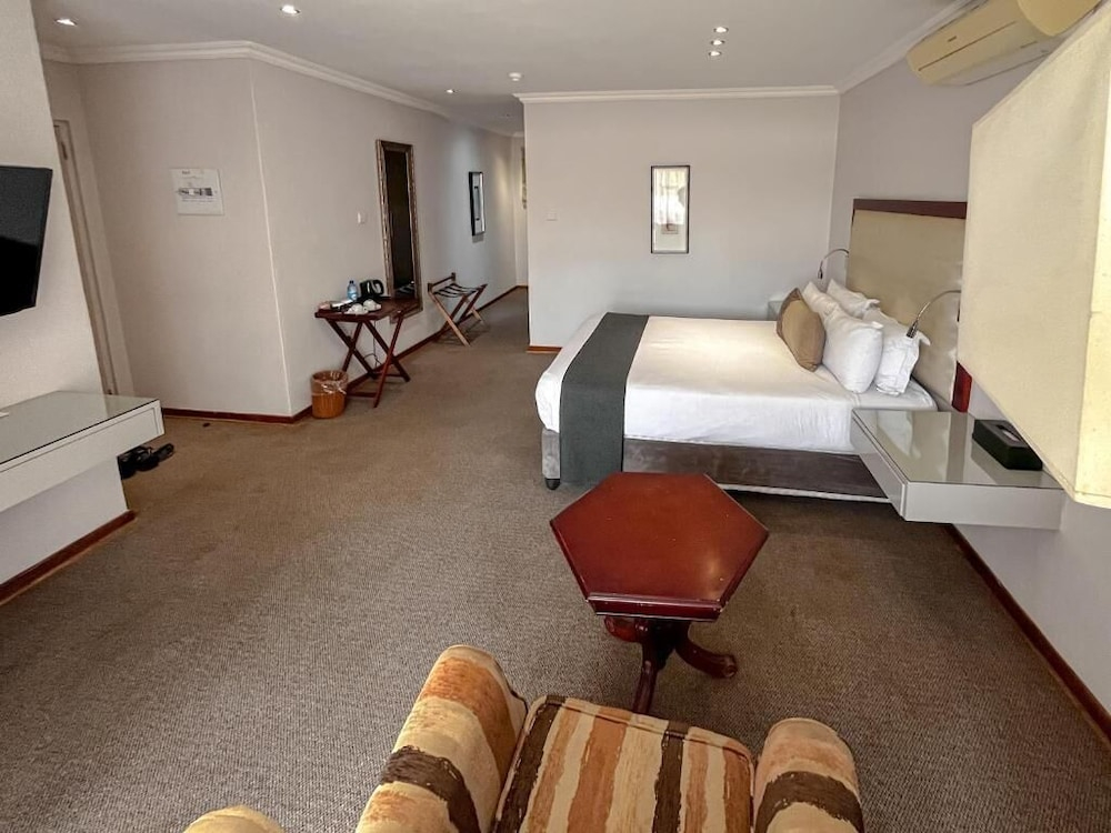 Golden Crystal Hotel