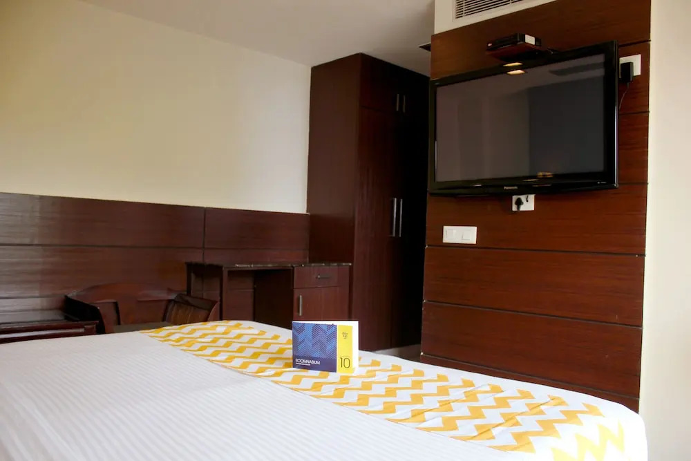 FabHotel Tryfena East of Kailash