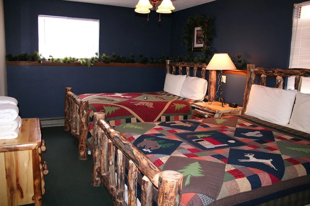 Timber Creek Chalets: 7