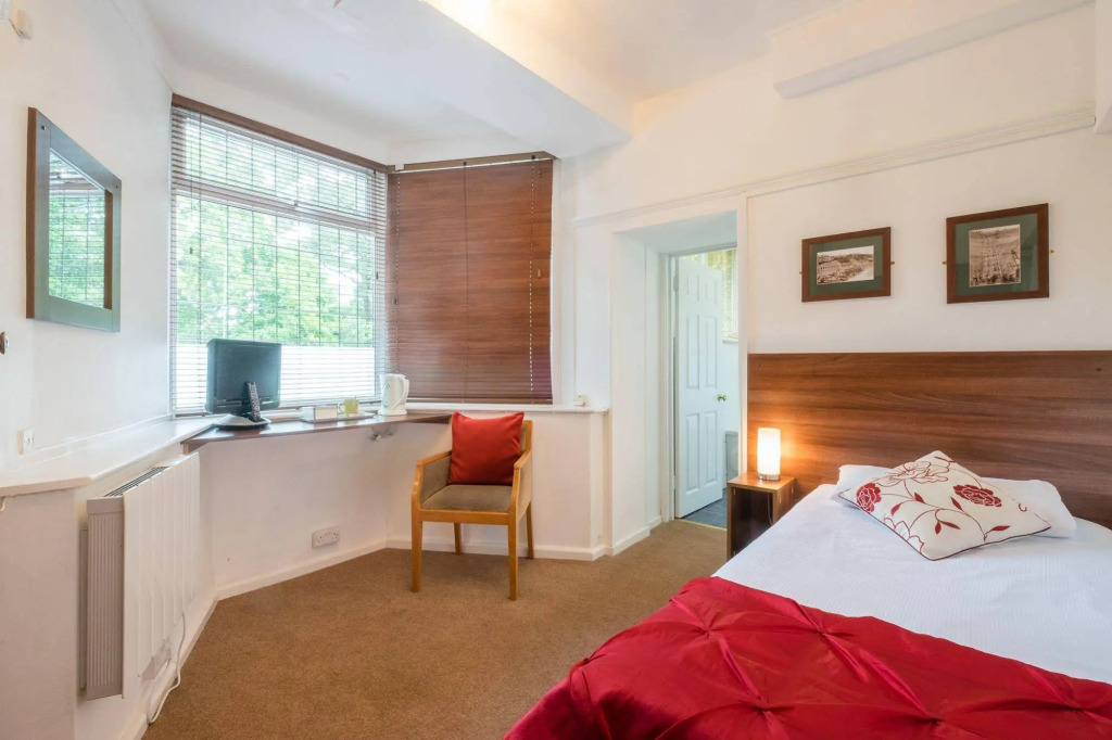 Yenton Hotel