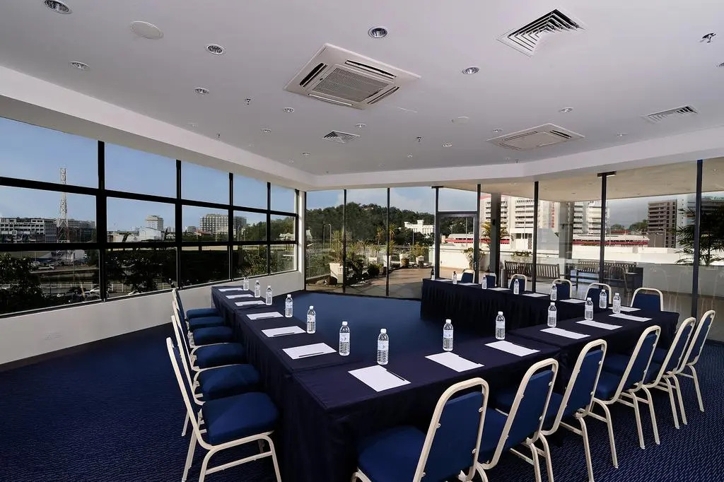Oceania Hotel