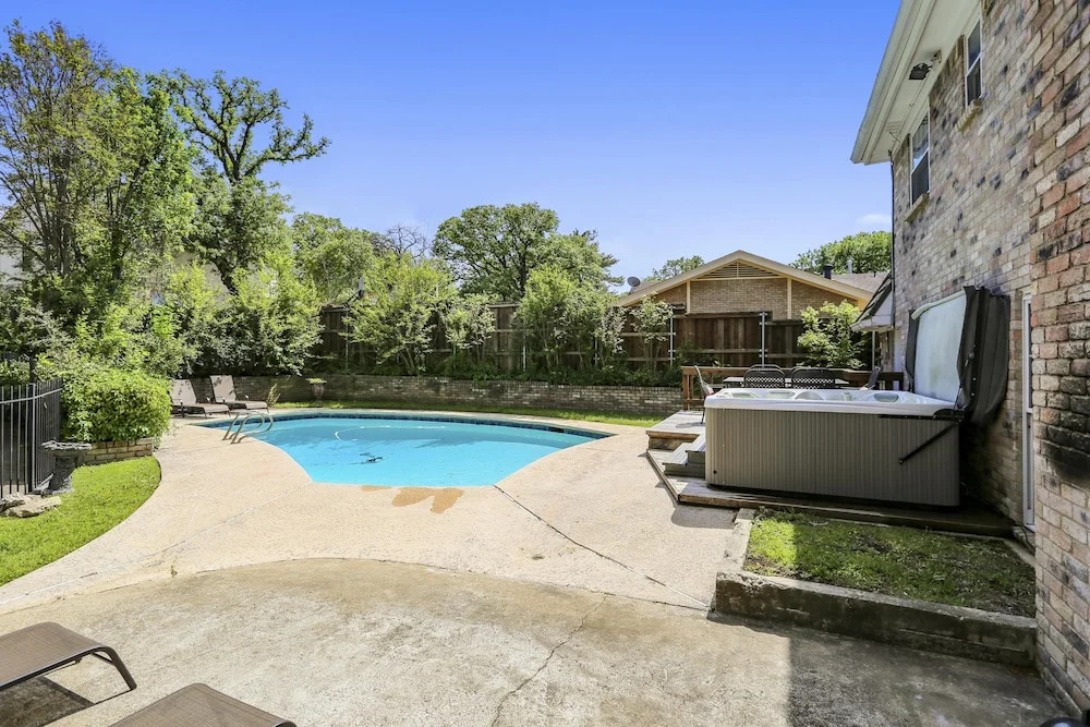Franklin Mansion - Huge Near Stadiums W/pool & Hot Tub 5 Bedroom Estate
