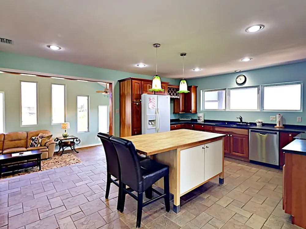 121 12Th Street - Three Bedroom Home