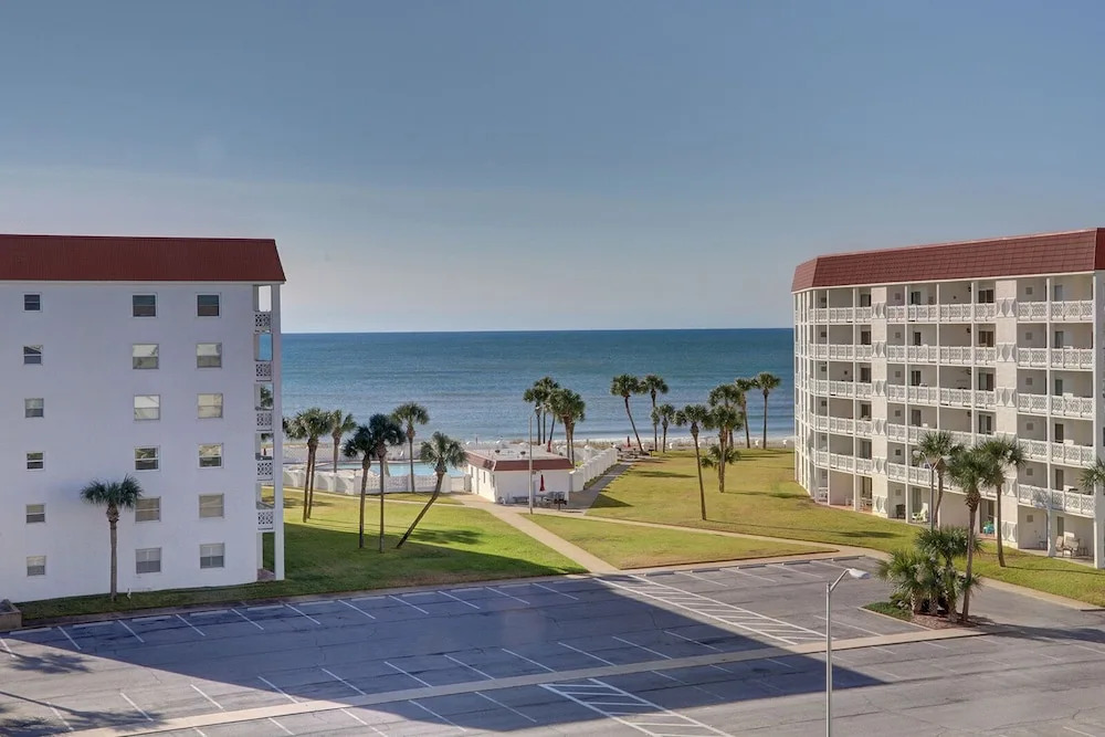 165 El Matador 1 Bedroom Condo by RedAwning