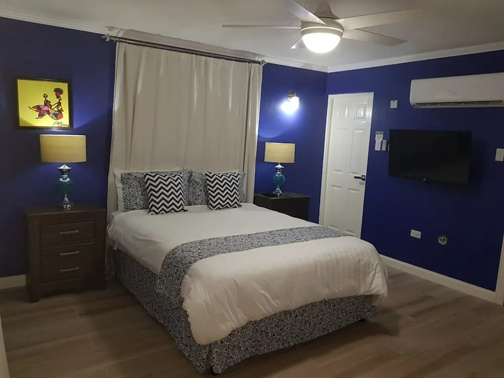 New Kingston Apt at Kensington Court