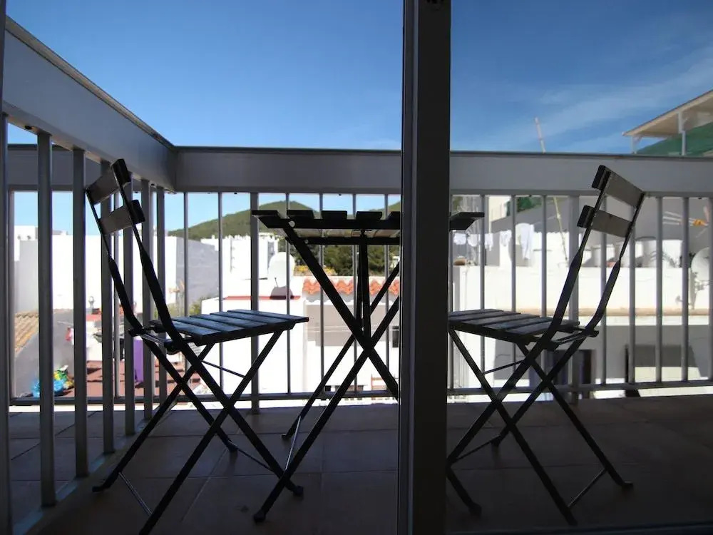 Nanit Rooms Ibiza Hostal