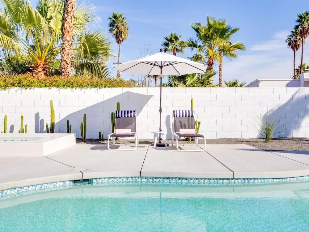 Bubble Gum Modern: Mid-Century Alexander by ACME House Company