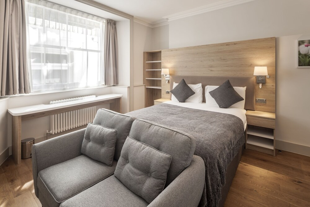 Travel House
