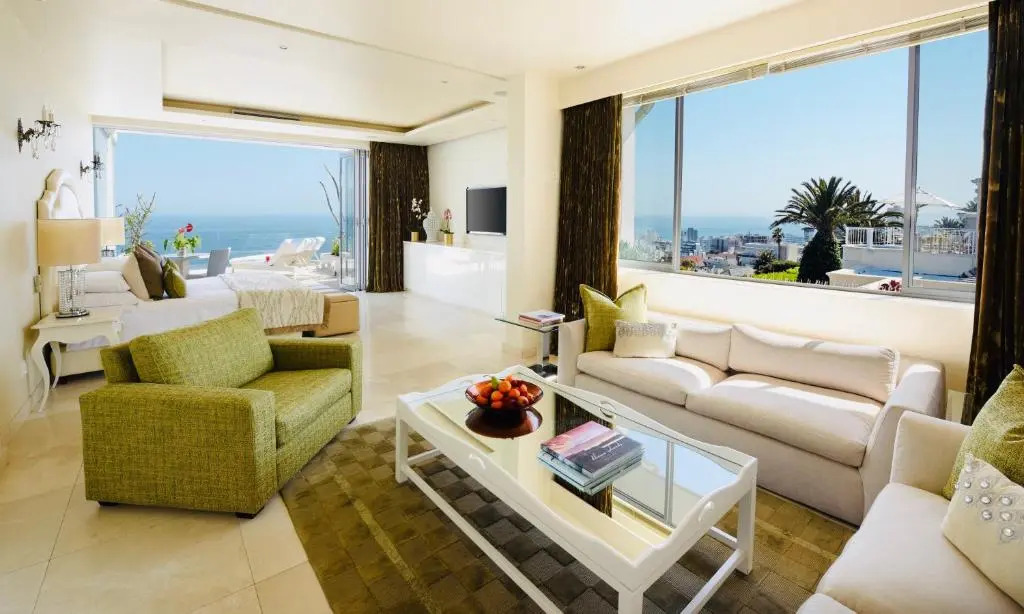 The Clarendon - Bantry Bay