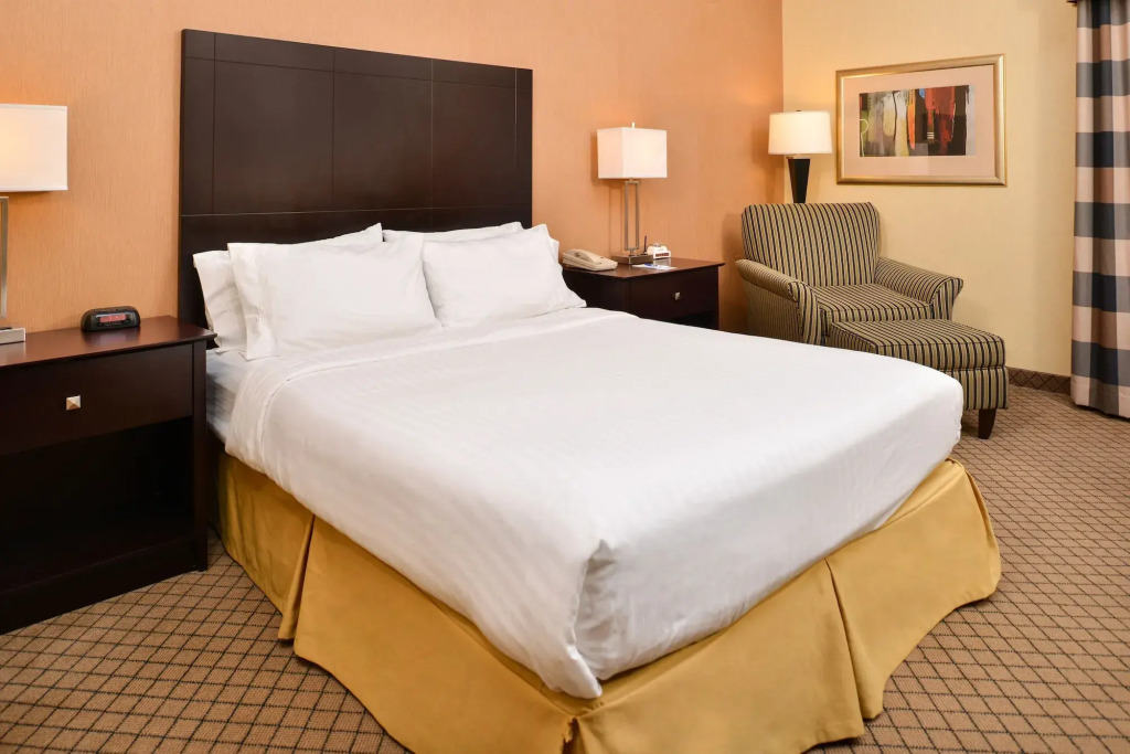 Holiday Inn Express Lewisburg - New Columbia by IHG
