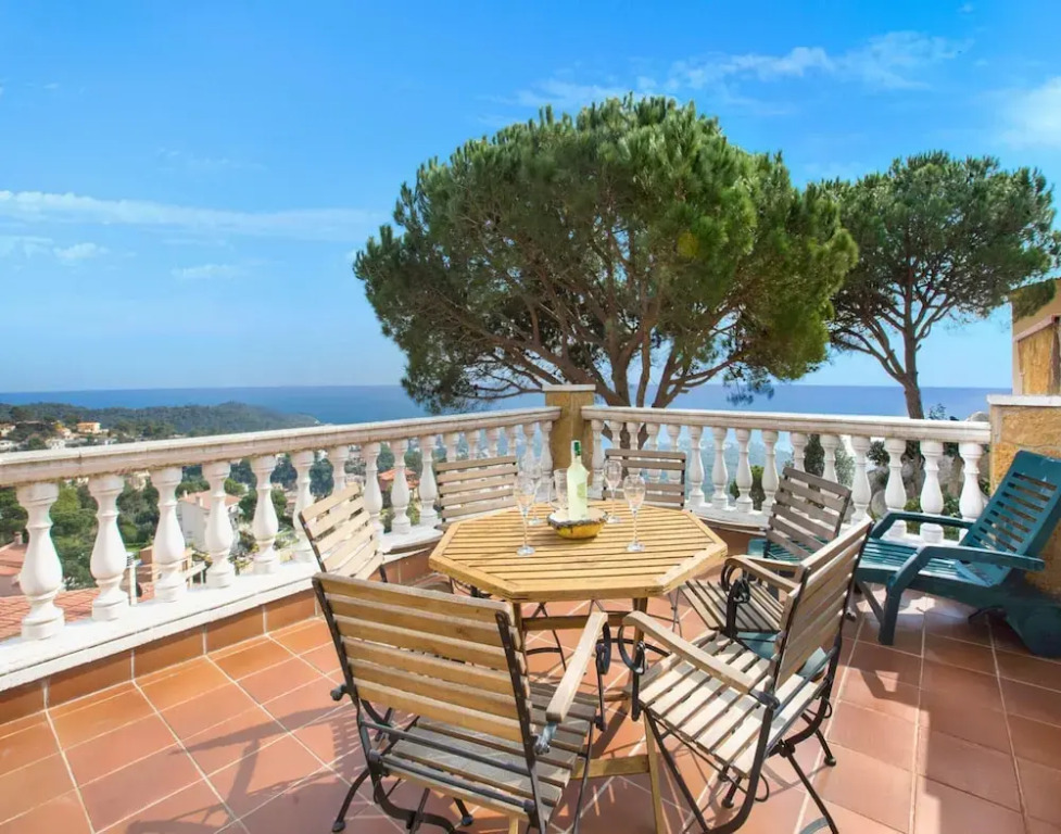 Charming 3-bedroom Villa in Lloret de Mar