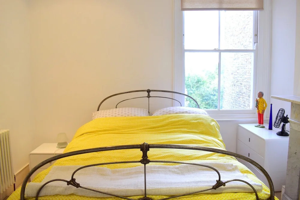 South London 2 Bedroom House With Garden