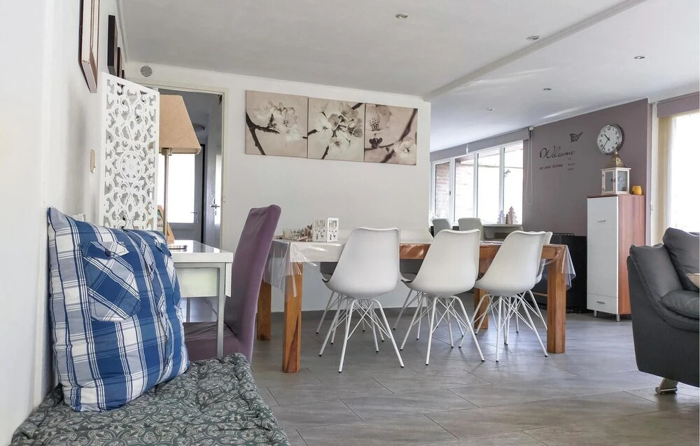 Nice Home in Rekem-lanaken With 2 Bedrooms