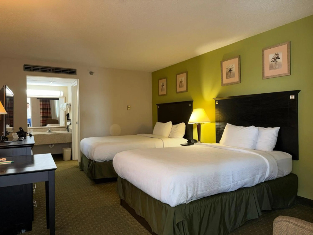 Quality Inn & Suites Moline Airport