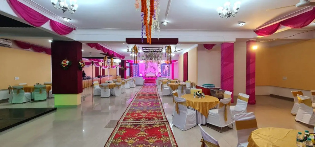 Nook Inn & Suites - 2 Min Walk From MG ROAD METRO