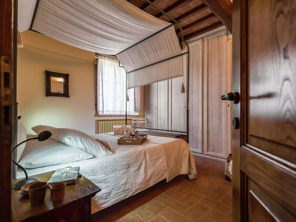 Villa in Cortona with Private Pool