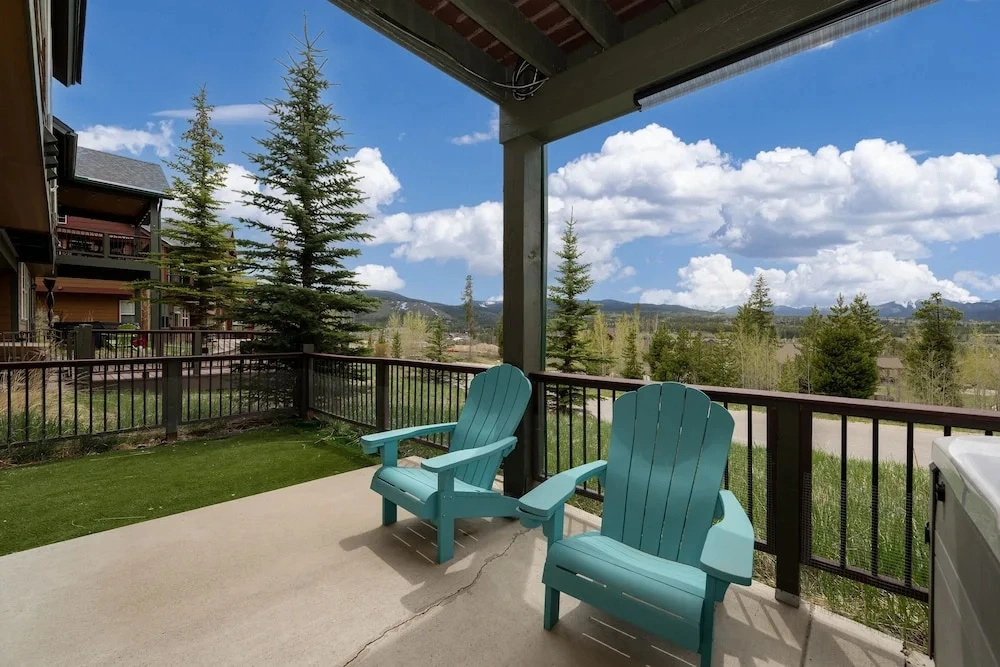 130 Discovery Court At Rendezvous 3 Bedroom Home