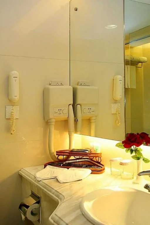 Maxcourt Hotel