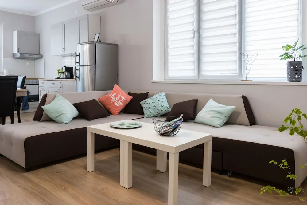 FM Deluxe 2-BDR Apartment - Bright and Cozy