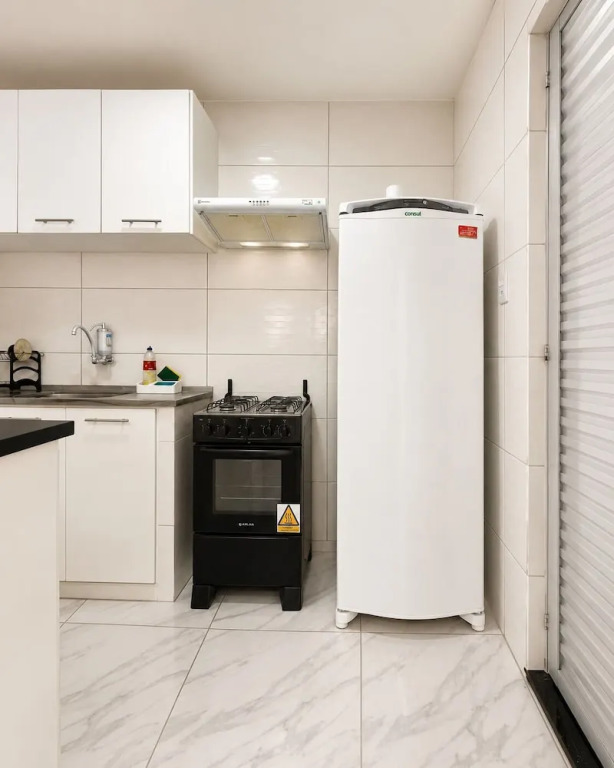 Casa Laranja com Split e Wi-Fi 700 MB