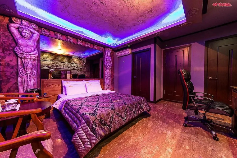 Versace Hotel