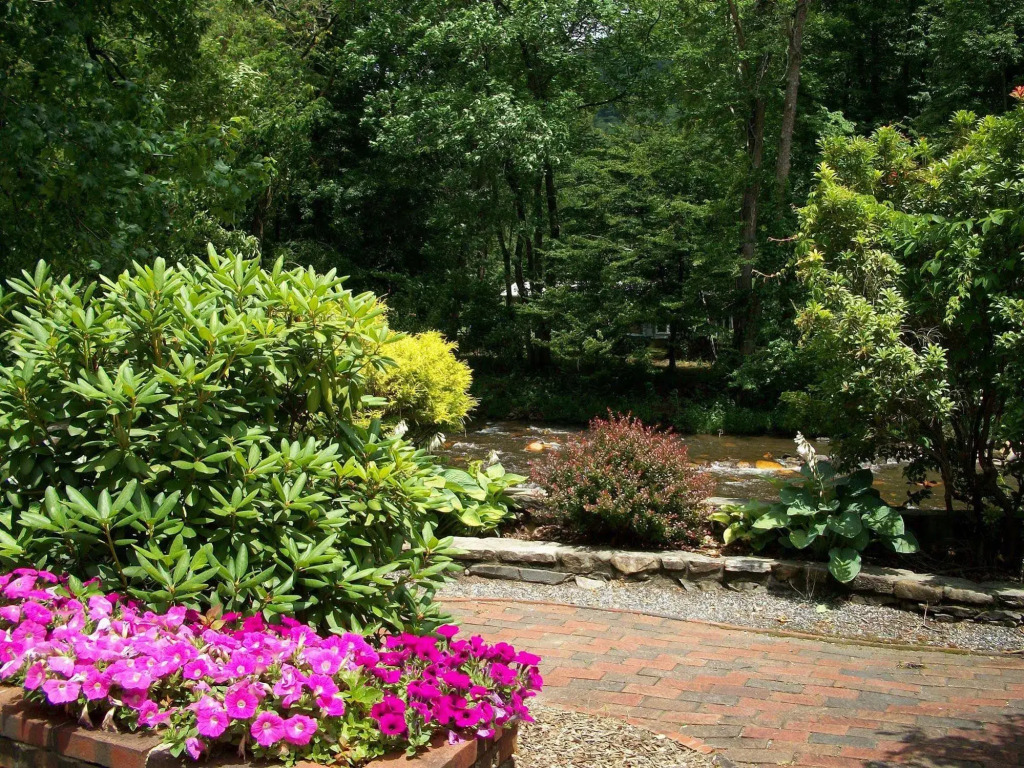 Rivers Edge Motel