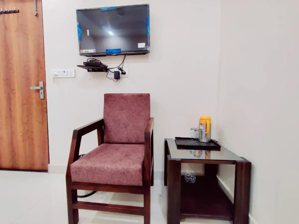Perfectstayz Value Dwarkesh - Hotel Near Haridwar Railway station