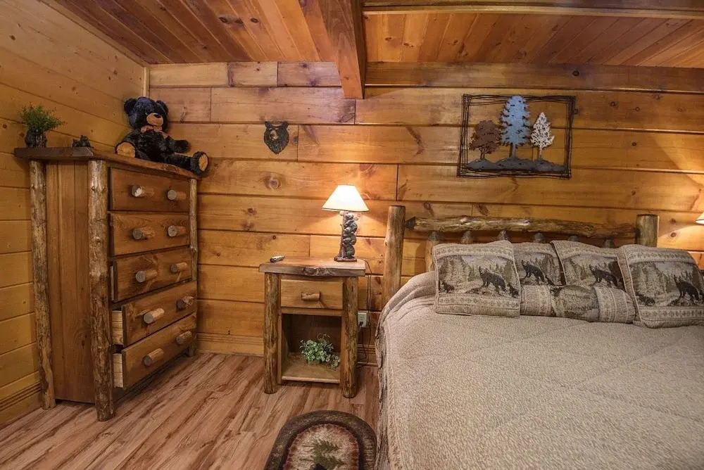 ER51 - Natures Grace Retreat - Great location, Close to all the action! cabin
