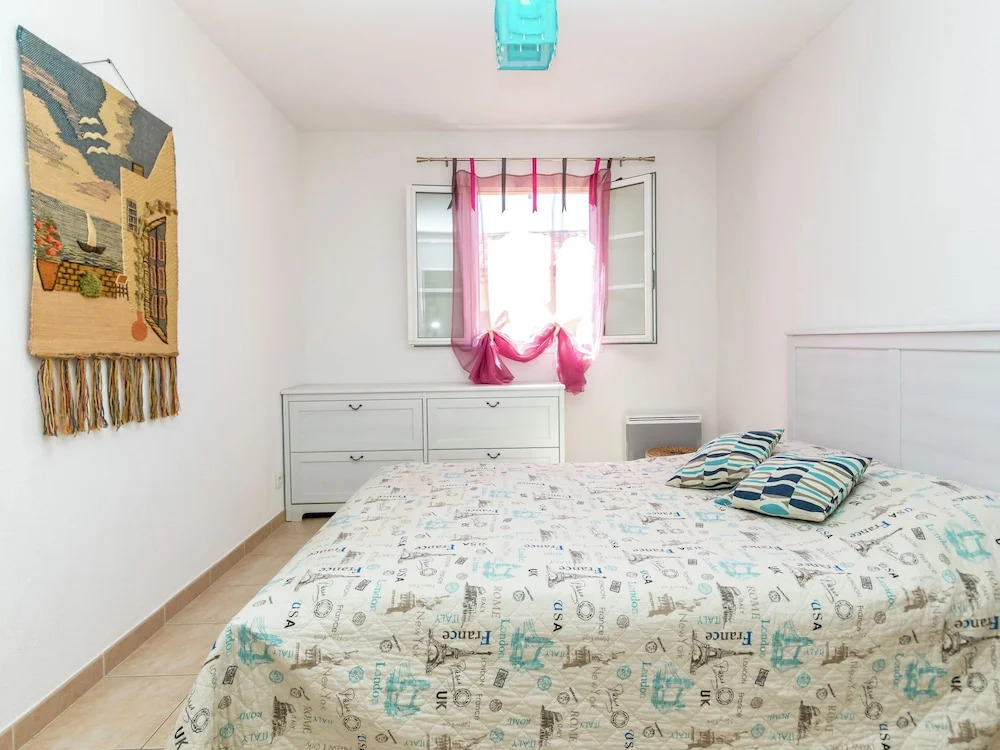 Charming Apartment in Mallemort with Swimming Pool