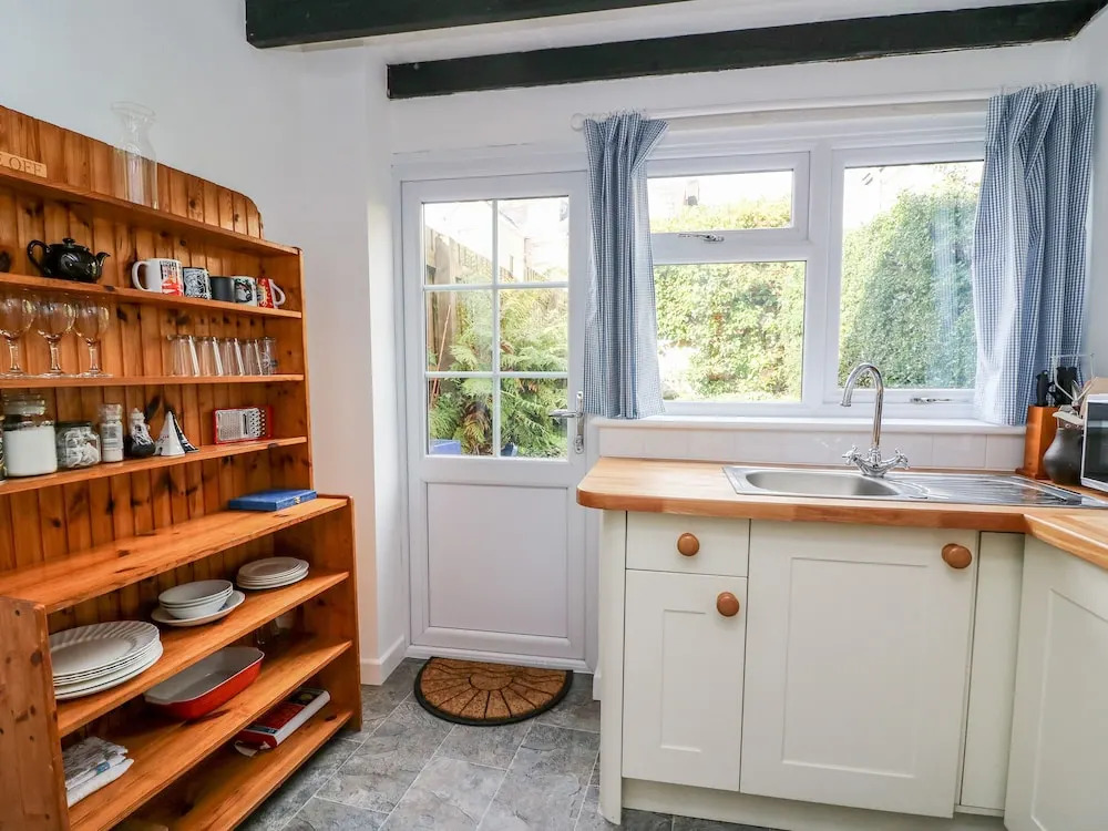 4 Oakfield Cottages