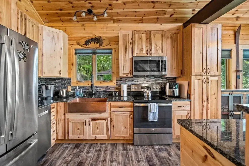 180 Views Sleeps 7 Private Hot Tub Full Kitchen
