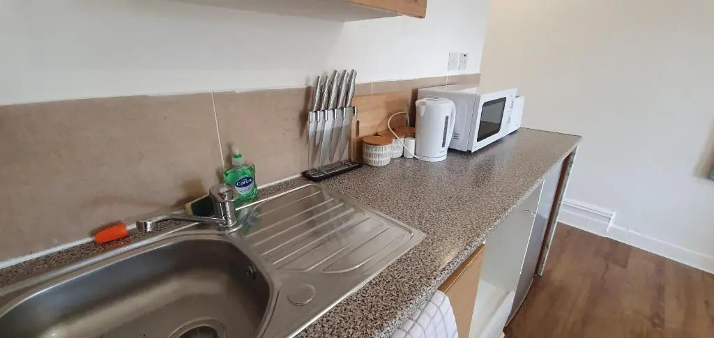 Fast Broadband, Budget Stay, Free Netflix.