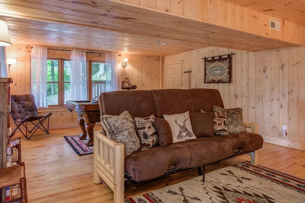 Treehouse Falls - 2 Br Home