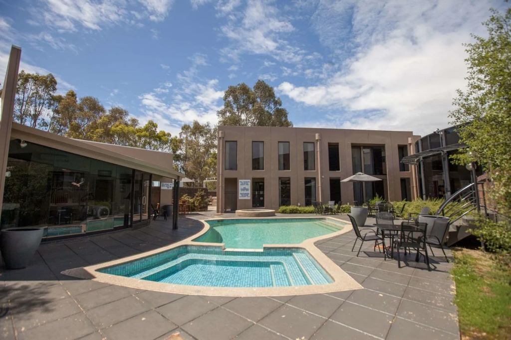 Dingley International Motel