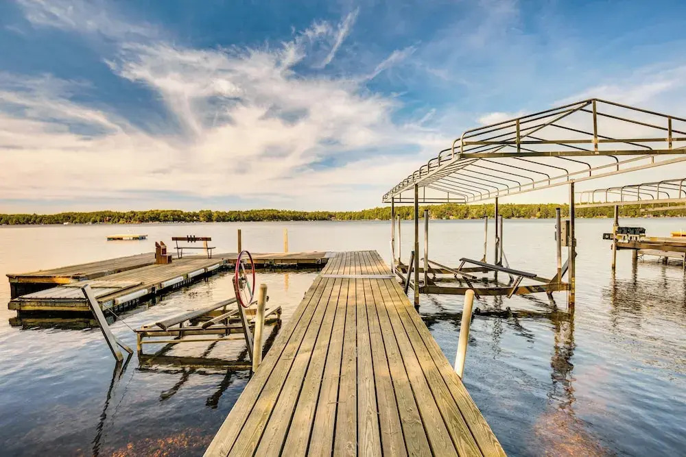 Lake Tomahawk Fall Retreat w/ Foliage & Lake Views