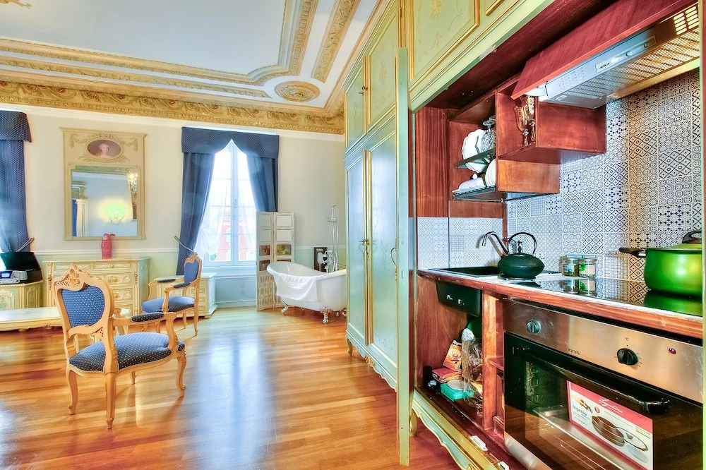 ABA Luxury B&B Sasu