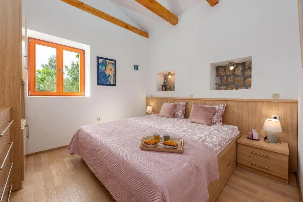 Villa Stone House Magarac