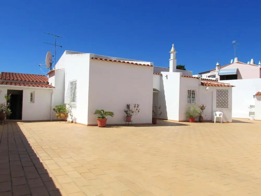 Luxurious villa in Albufeira with pool