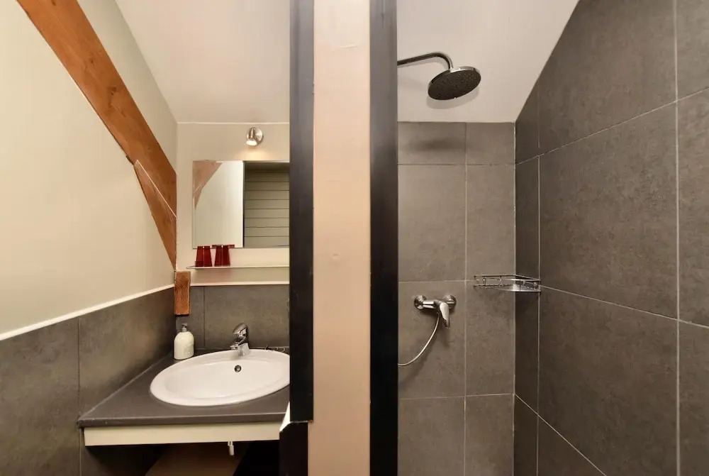 Beautiful, Luxury Home with Sauna, Hot Tub, Private Bathrooms