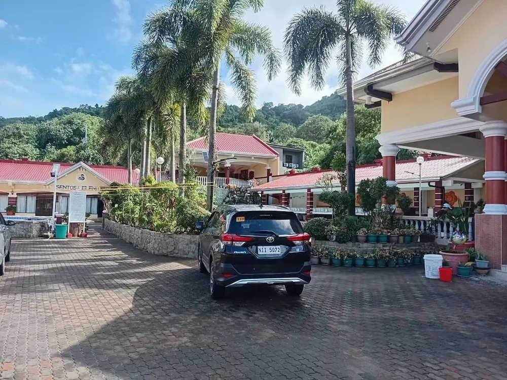 Townhouse Sentosa Elenita Private Resort
