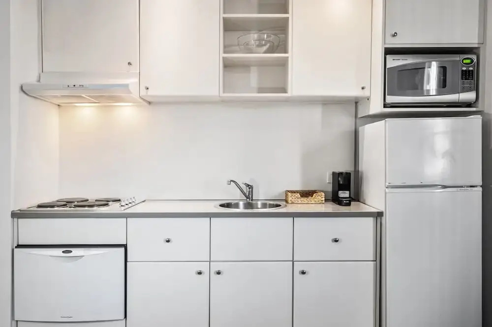Bright 1-bed Apartment Steps From Collins Street