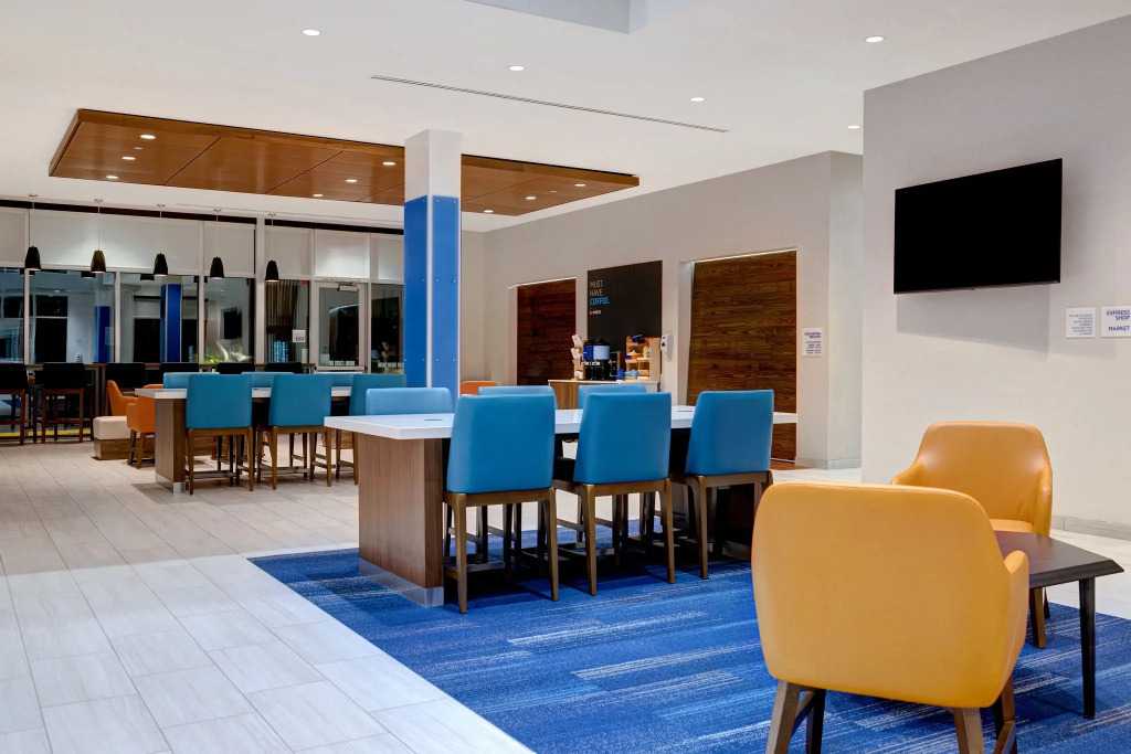 Holiday Inn Express & Suites - Glendale Downtown