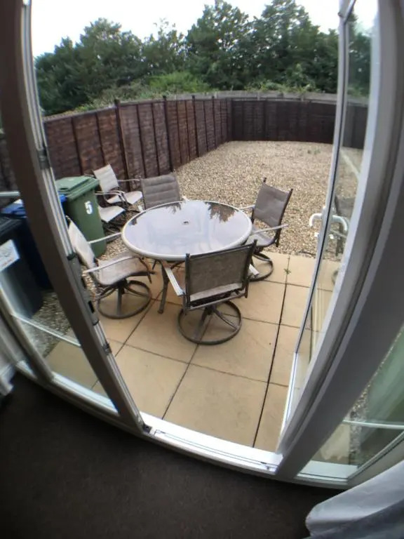 4 Bedrooms, 3 Bathrooms, Comfy beds, 5 Netflix TVs & VAN PARKING