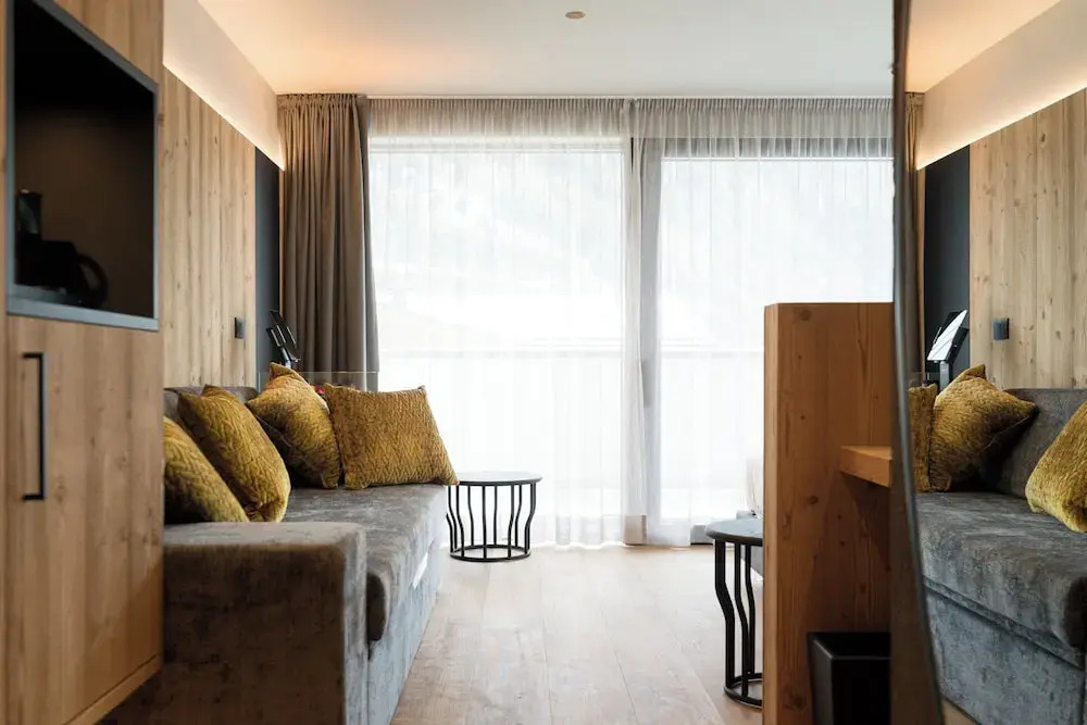 DOLOMITI EXCLUSIVE YOUR MOUNTAIN SUITE