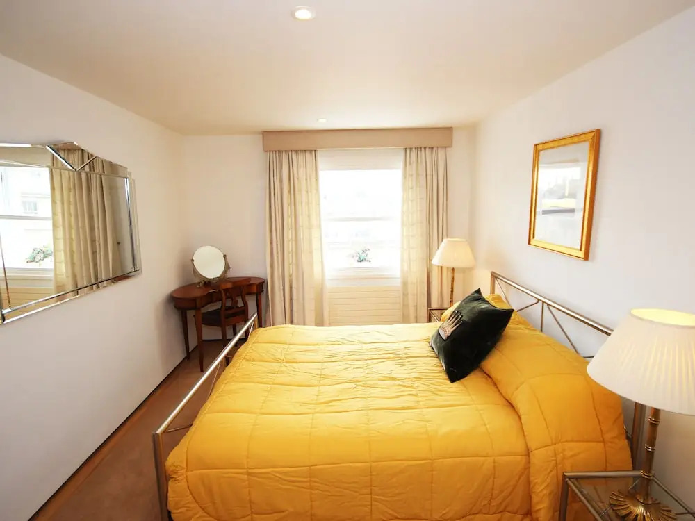93a Grey Street Apartments
